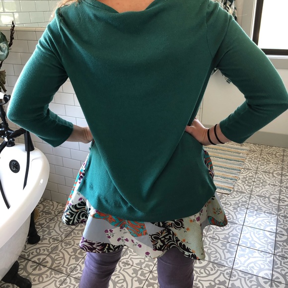 Long Anthropologie shirt with ruffle bottom - Picture 3 of 3